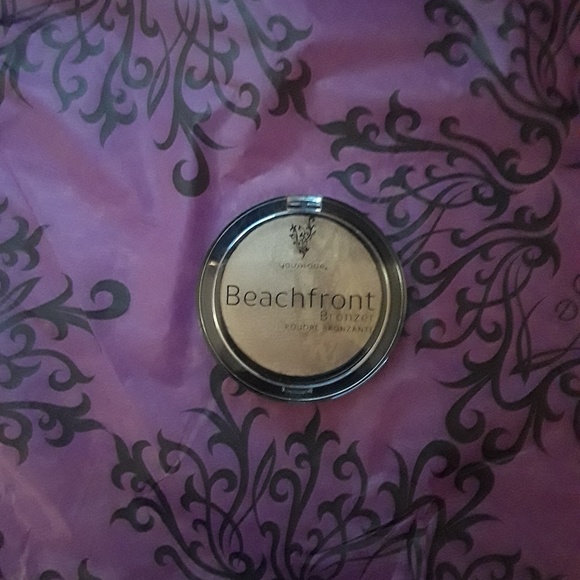 NIB Beachfront Bronzer - Picture 2 of 2